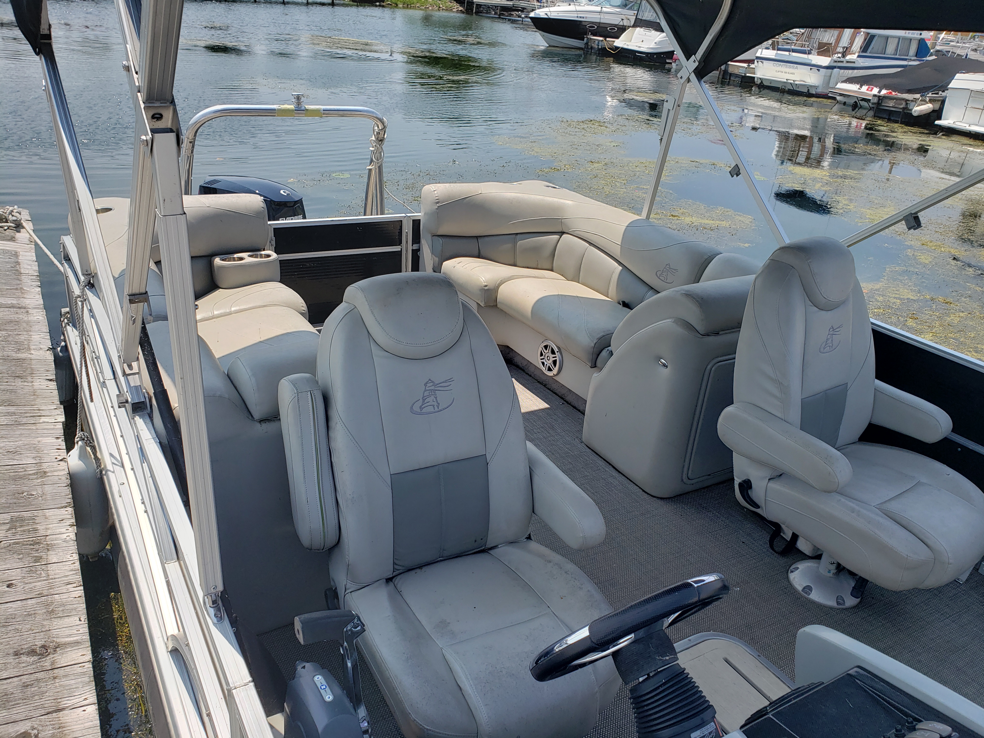 24' Pontoon Boat Daily Rental in Thousand Islands NY